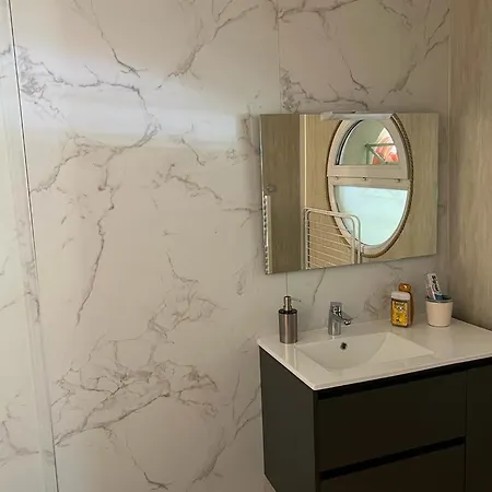 Et Les Abatilles شقة